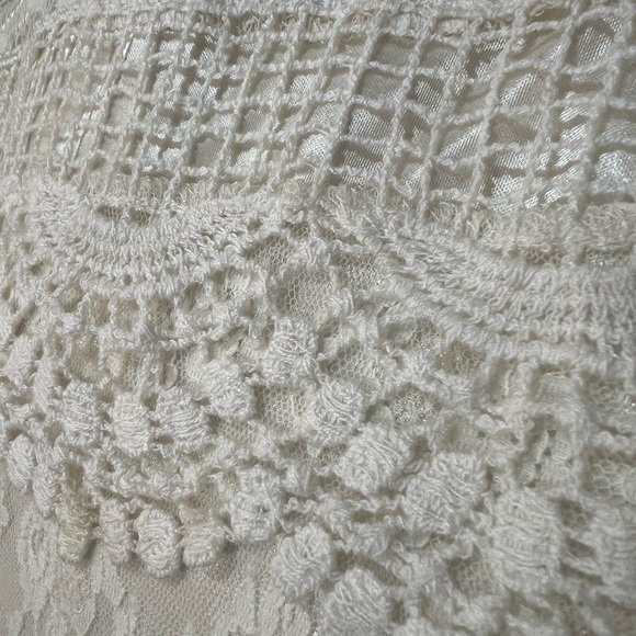 Women’s size L cream color dress - Picture 2 of 3